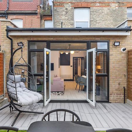 Unwind In Style 2Br With Cozy Backyard For Groups Apartment London Luaran gambar