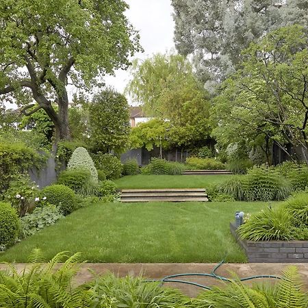 Unwind In Style 2Br With Cozy Backyard For Groups Apartment London Luaran gambar
