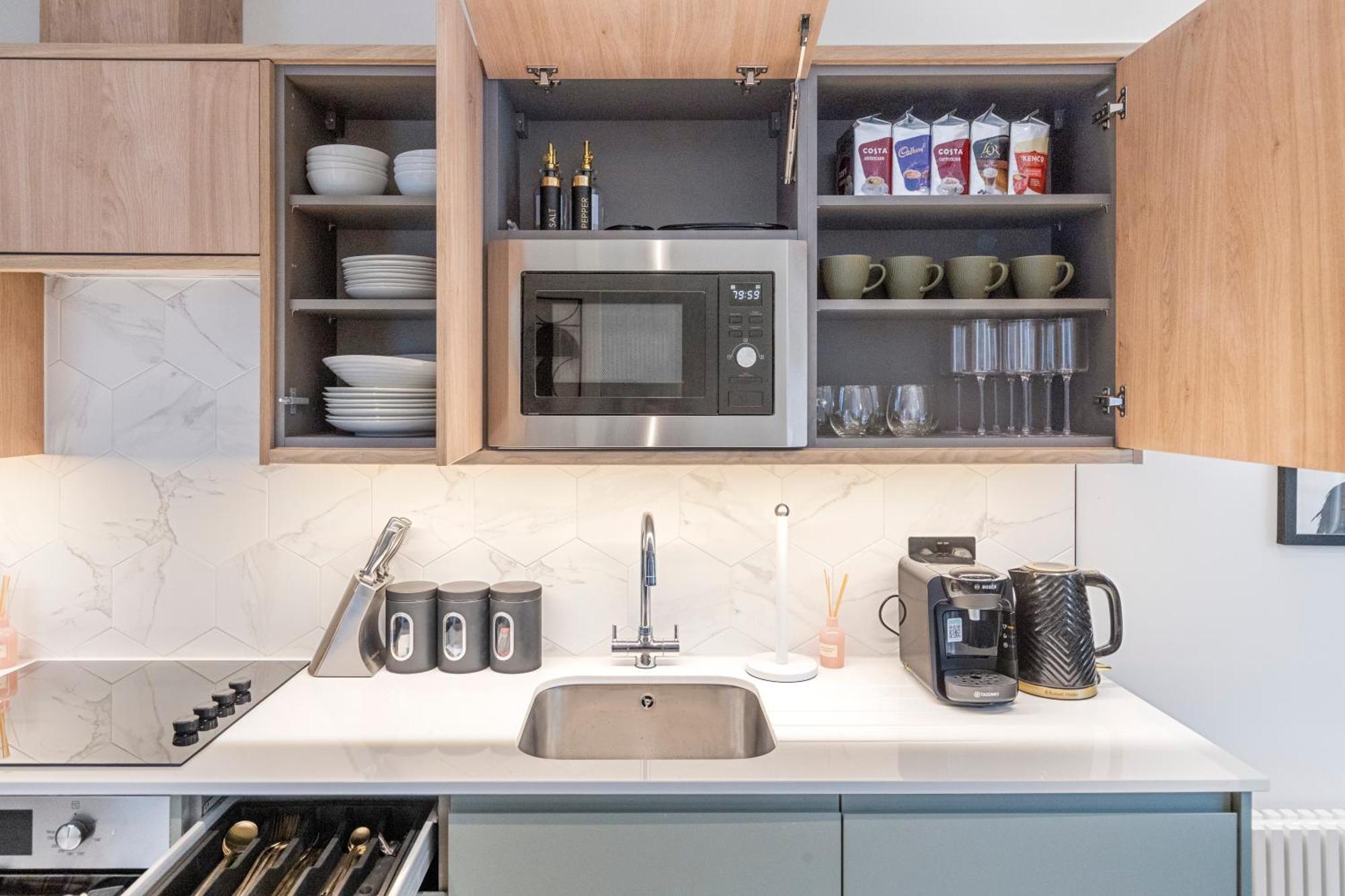 Unwind In Style 2Br With Cozy Backyard For Groups Apartment London Luaran gambar