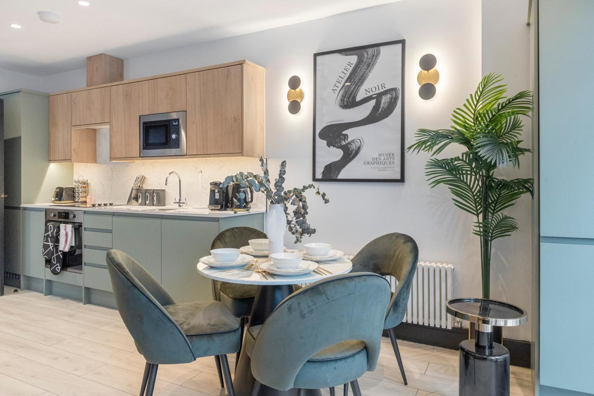 Unwind In Style 2Br With Cozy Backyard For Groups Apartment London Luaran gambar