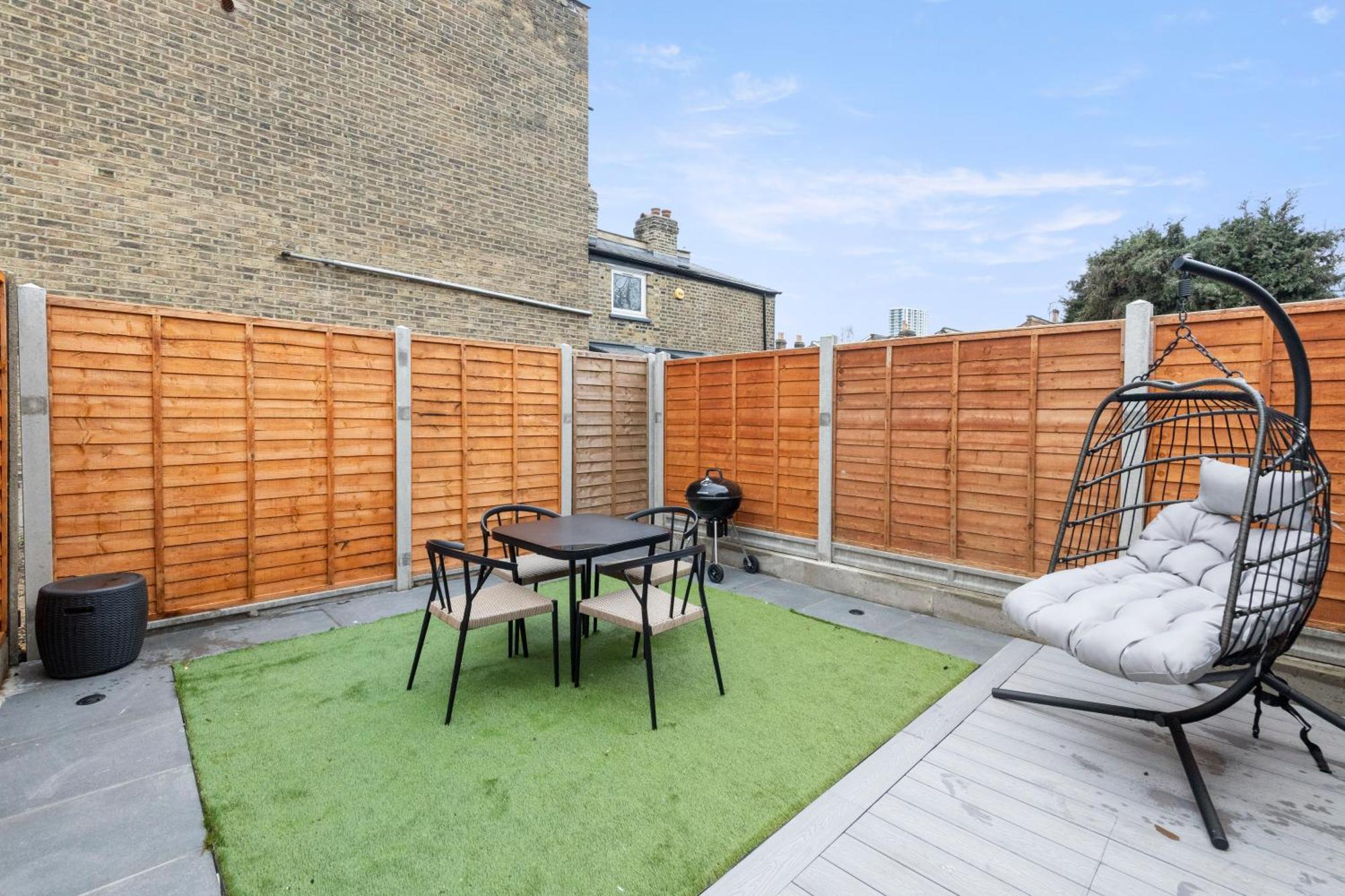 Unwind In Style 2Br With Cozy Backyard For Groups Apartment London Luaran gambar